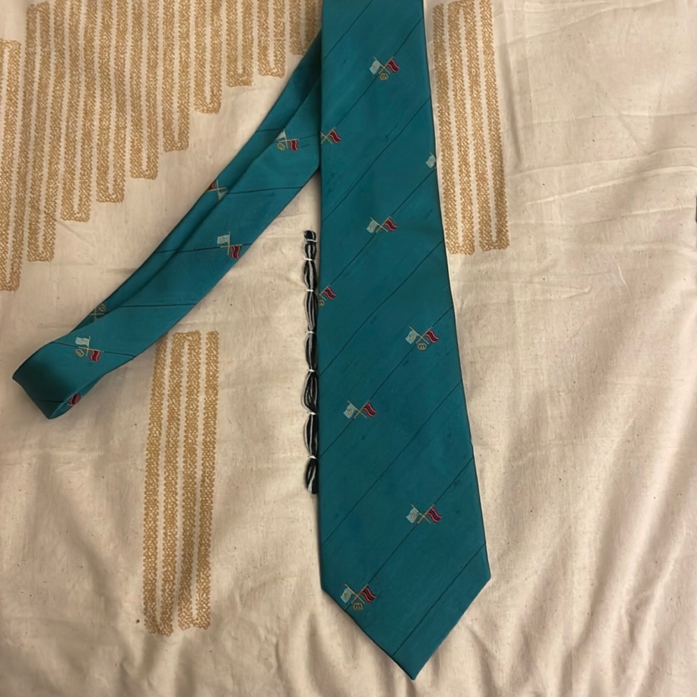 Vintage GUCCI logo & flag silk tie